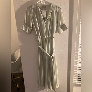 NEVER WORN Mint Green Short Sleeve Maxi Dress
